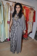 Kajol at designer preview at Zarine Khan_s Fizaa in Juhu, Mumbai on 17th Oct 2012 (105).JPG